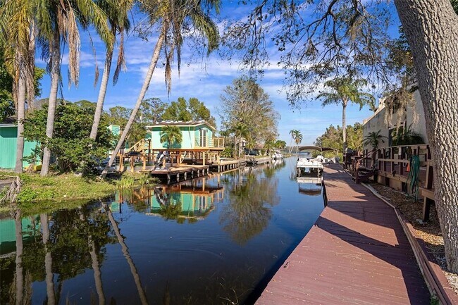 Building Photo - 2587 Cyprus Dr