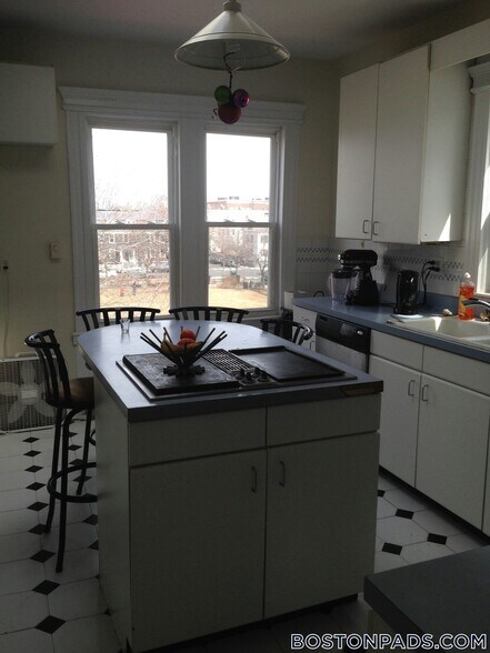 Building Photo - 229 Harvard St