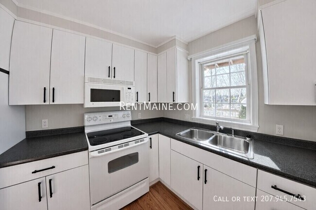 Building Photo - 33 Burleigh Rd