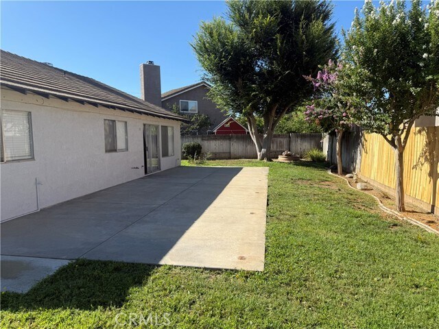 Building Photo - 6275 Meadowbrook Ln