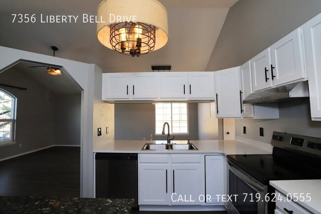 Building Photo - 7356 Liberty Bell Dr