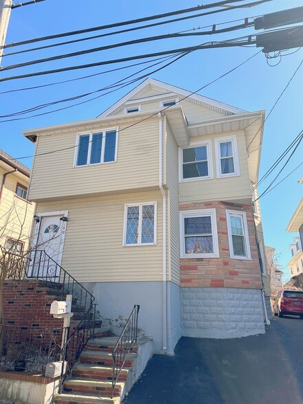 Building Photo - 149 North St