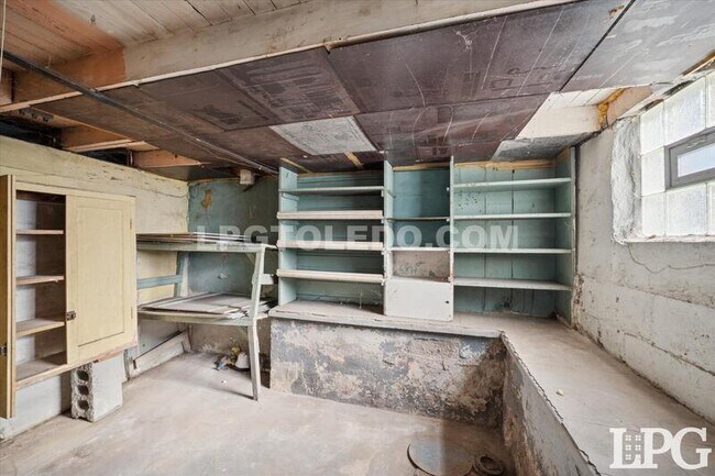 Building Photo - 5455 Douglas Rd