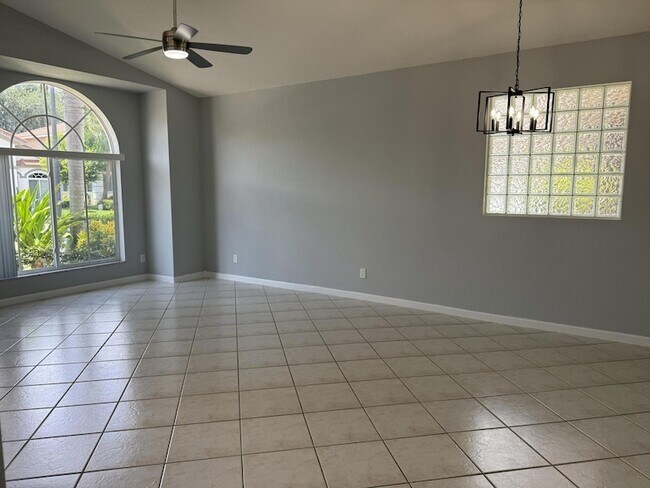 Building Photo - 9084 Silver Glen Way