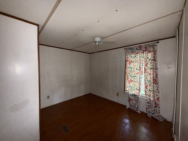 Building Photo - 125 Co Rd 371