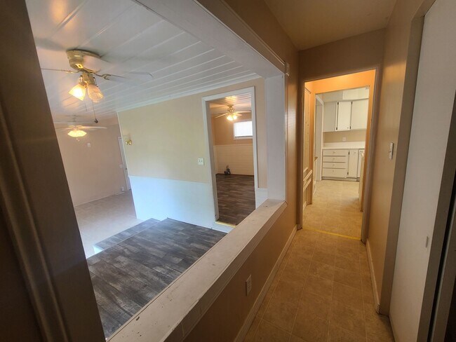 Building Photo - 3 Bedroom House in Normal