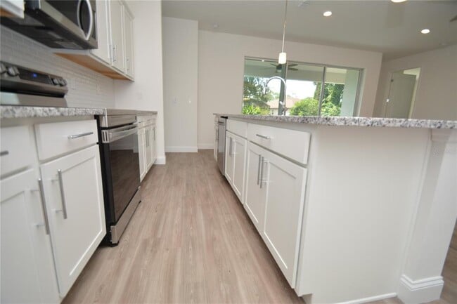 Building Photo - 102 Brittany Ln