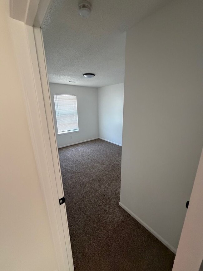 Building Photo - Newly Remodeled 2 Bed 1 Bath home in Independence