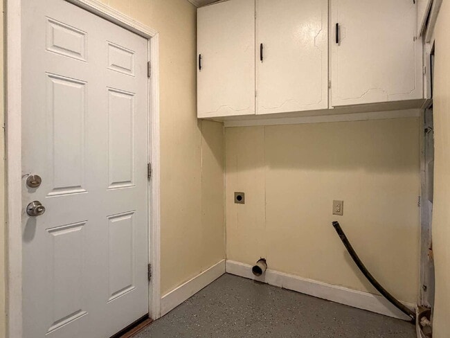Building Photo - 2 Bedroom Home for Lease!!