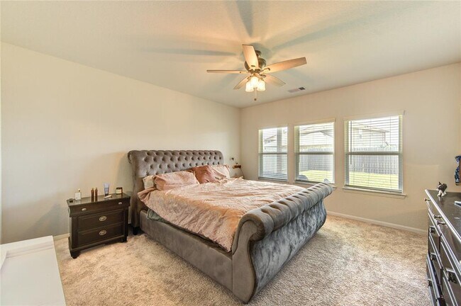 Building Photo - 20951 New Proper Dr