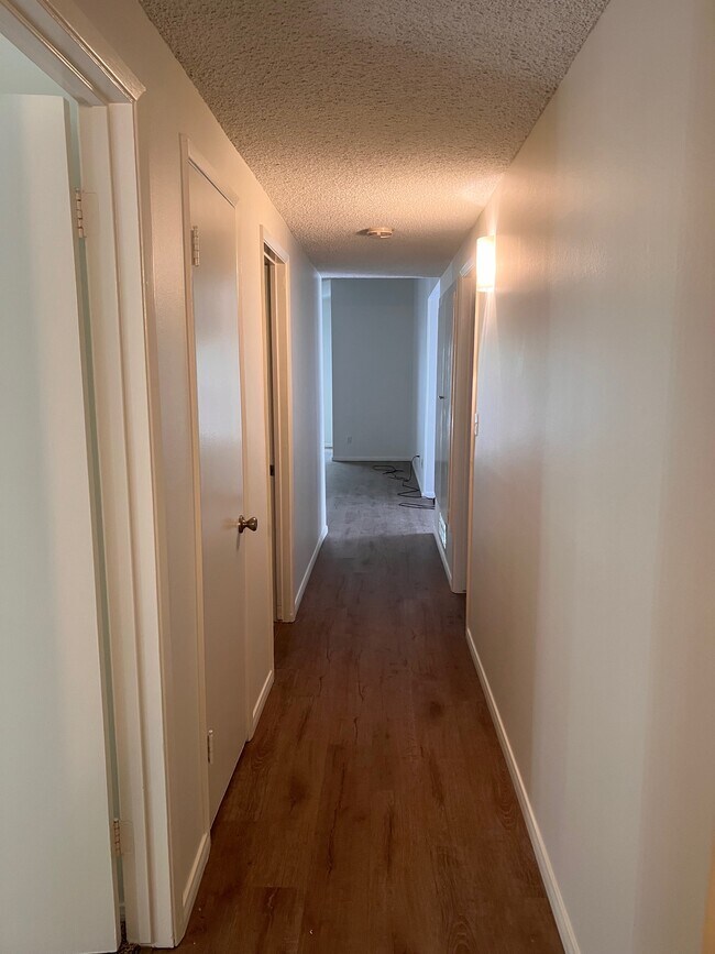 Building Photo - 5615 Oso Ave