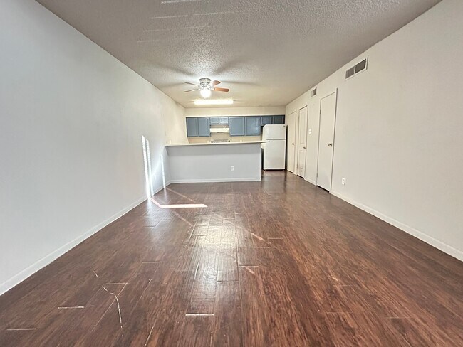 Building Photo - 10001 Westpark Dr