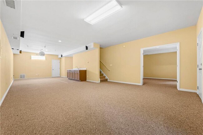 Building Photo - 2113 Worrall Hill Dr