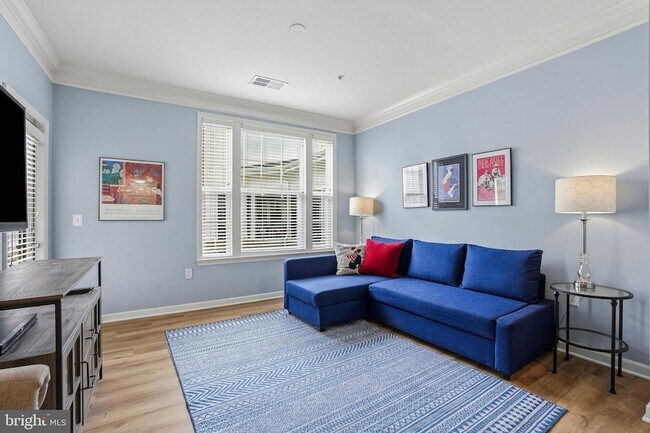 Building Photo - 27 Booth St