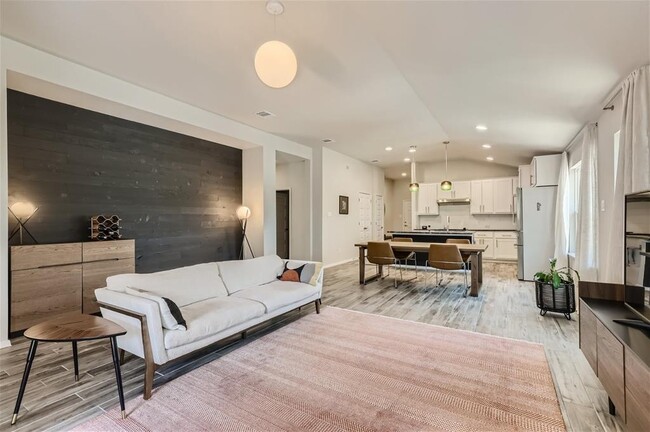 Building Photo - 21501 Stampede Trail