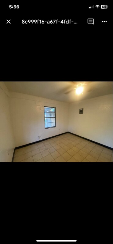 Building Photo - 904 E Lucas Ave