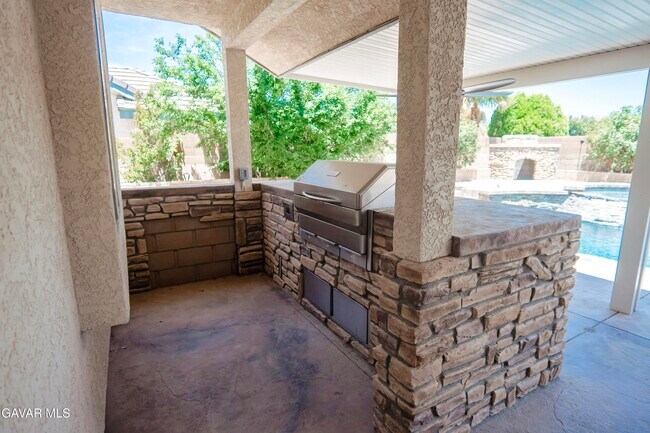 Building Photo - 43632 Colony Dr