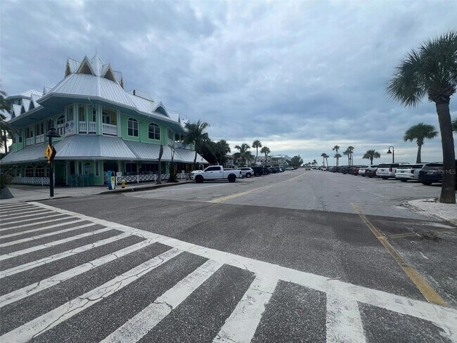 Building Photo - 1800 Pass a Grille Way