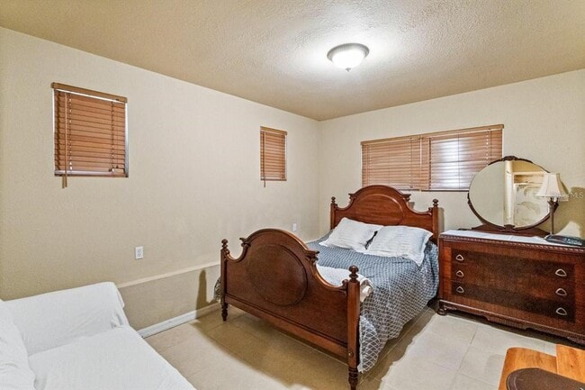 Building Photo - 5 S Orion Ave