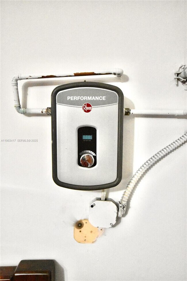 Building Photo - 11020 NW 48th Terrace