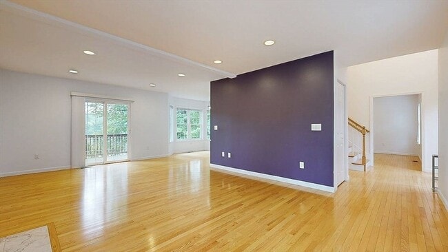 Building Photo - 142 Olean St
