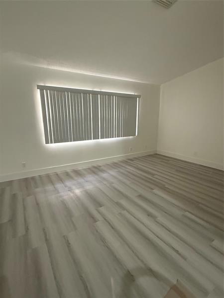 Building Photo - 3037 NW 92nd Ave