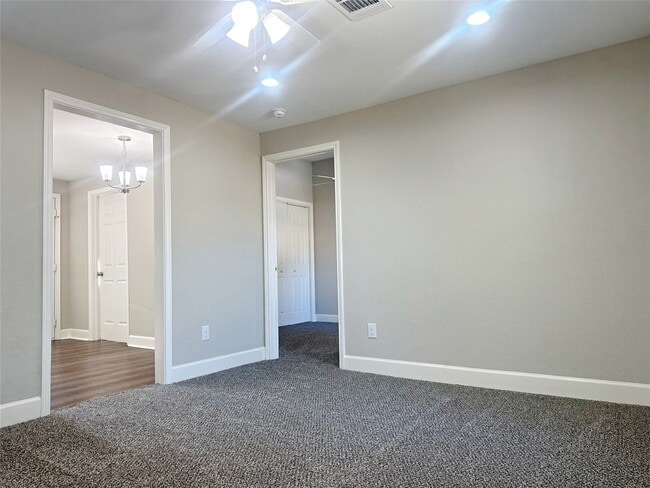 Building Photo - 415 7th Ave N