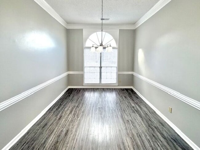 Building Photo - Cordova- 4 Bedroom 2 Bath Home-Spacious, Convenient Location