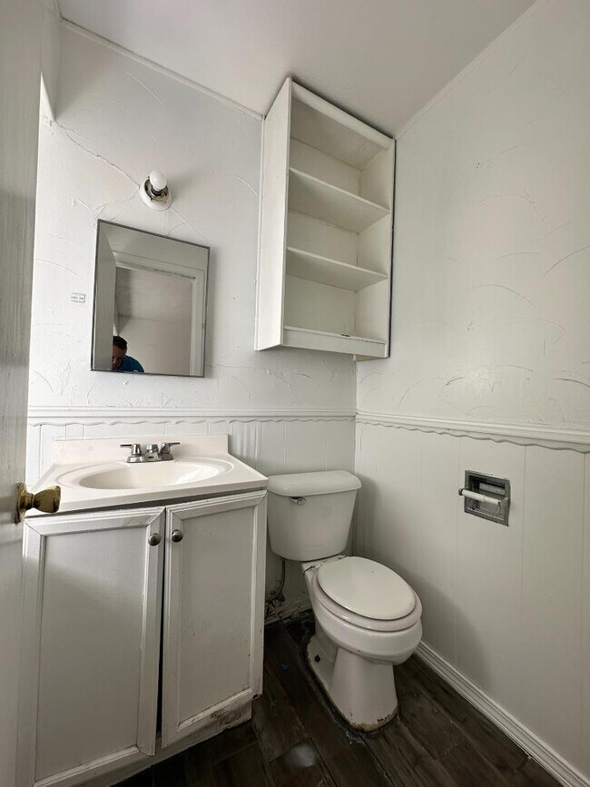 Building Photo - 3121 Delmar Rd