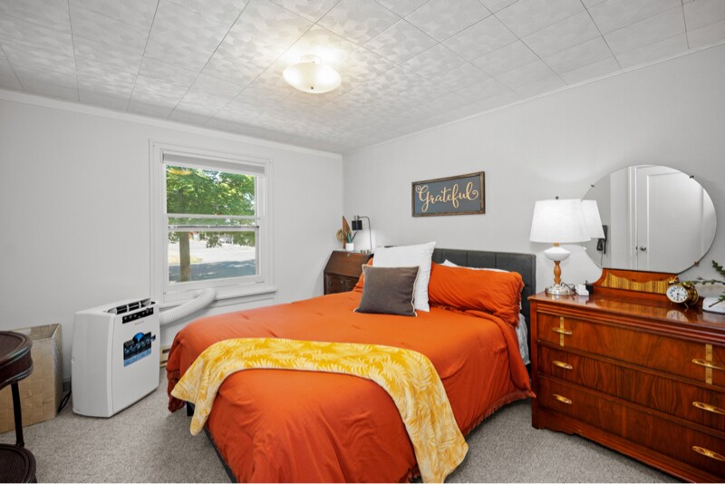 Building Photo - 208 N 8th St