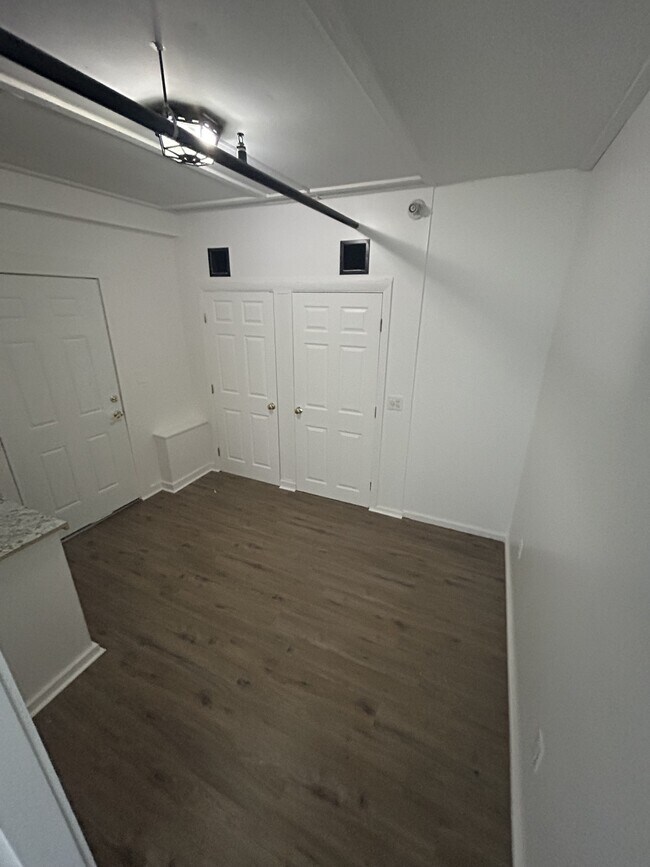 Building Photo - 10 Railroad Square