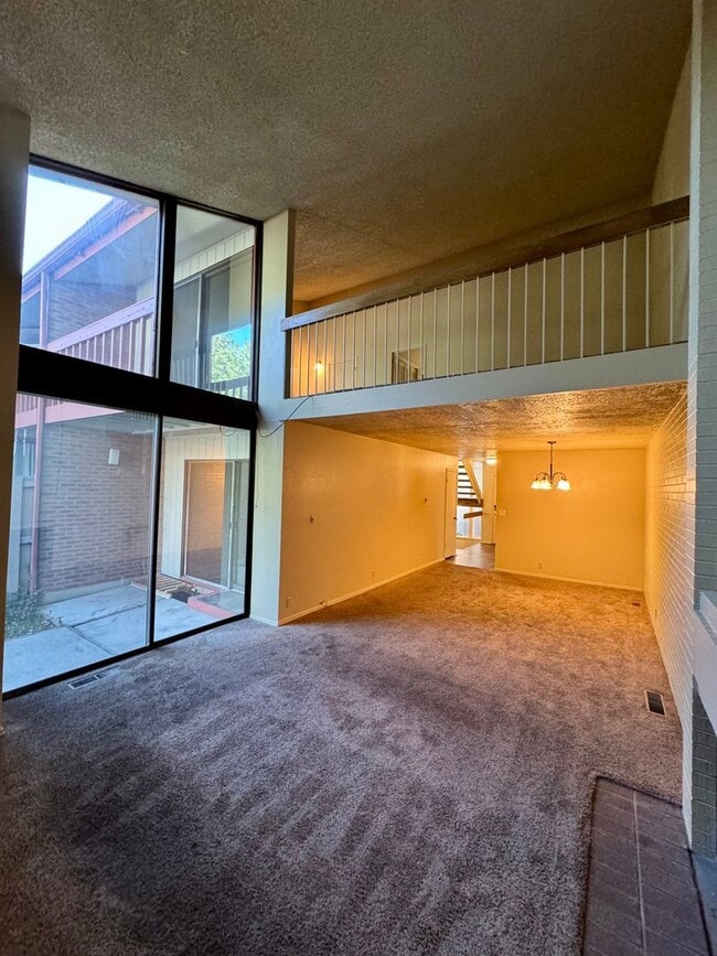 Building Photo - 3 Bedroom Townhome near BYU stadium!