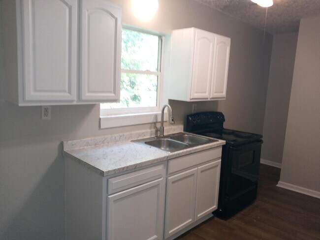 Building Photo - 3218 Simpson Rd