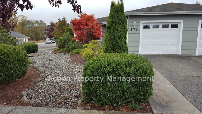 Building Photo - 2 bed, 2 bath, 1 car garage in a 4-plex, in Sequim