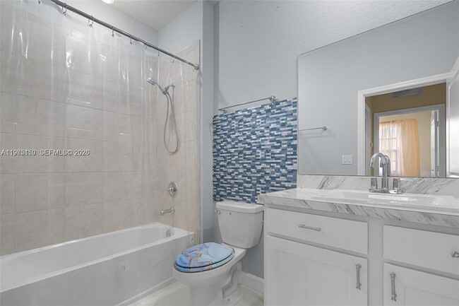 Building Photo - 1130 SW 6th Ct