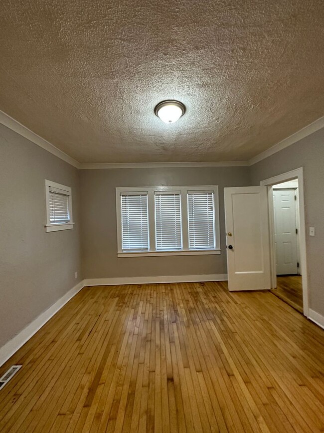 Building Photo - 2474-A N Fratney St
