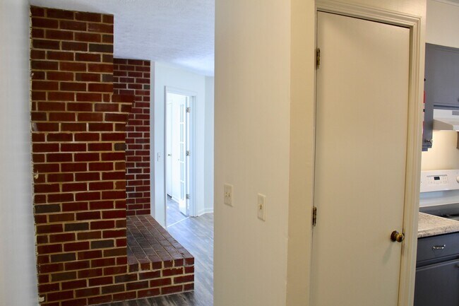 Building Photo - 1030-3 Blue Ridge Dr