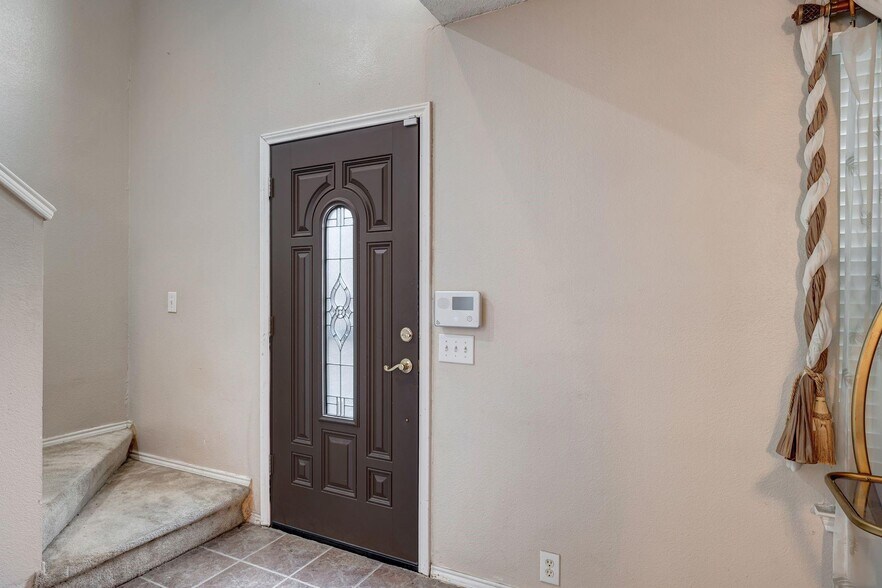 Building Photo - 201 Amber Ridge Dr