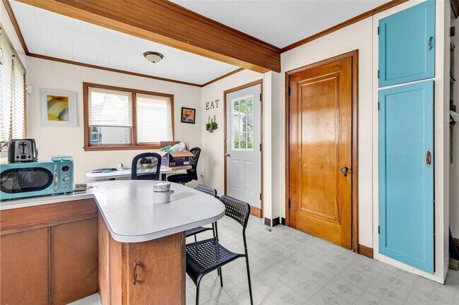 Building Photo - Awesome 2 BR/1 BA Single-Family Home in Ro...