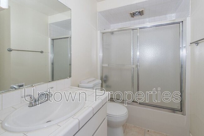 Building Photo - 8105 SW Thorn St