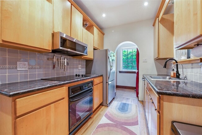 Building Photo - 1029 Milan Ave