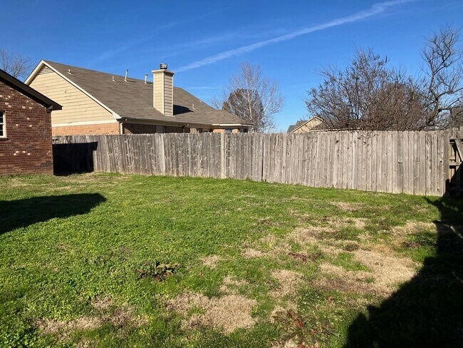 Building Photo - 7054 Foxhall Dr