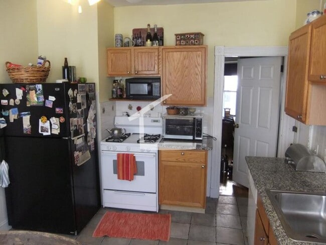 Building Photo - Great Price - Spacious Allston 3-Bedroom