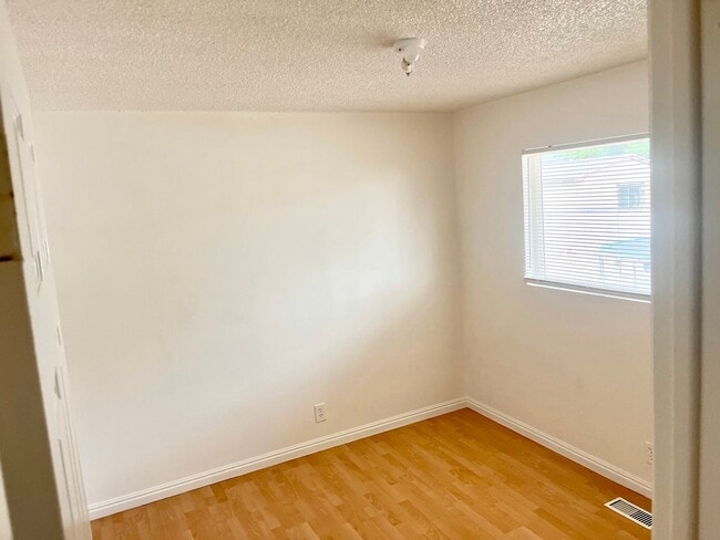 Building Photo - 3079 Lehman Ave