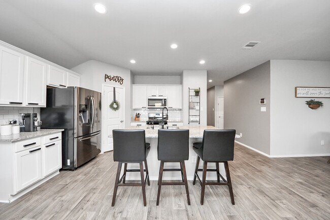 Building Photo - 4315 Nervesa Dr.