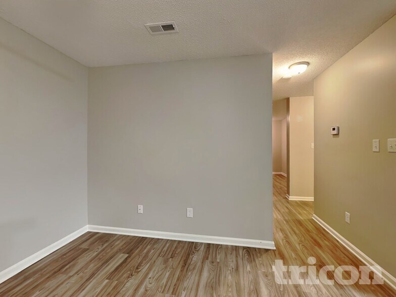 Building Photo - 9737 Aviary Hill Way