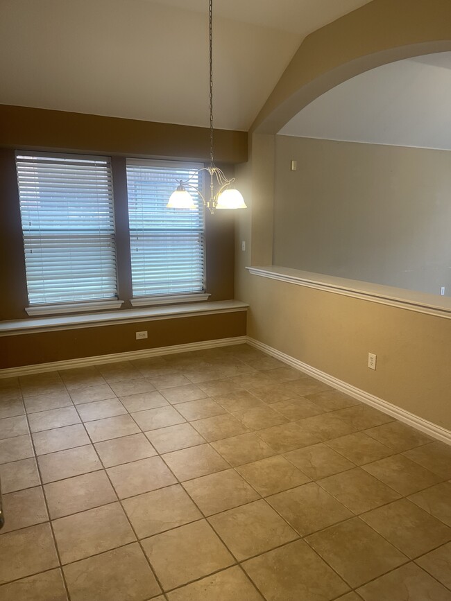 Building Photo - 9317 Jerico Dr