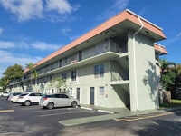 Building Photo - 805 W Oakland Park Blvd