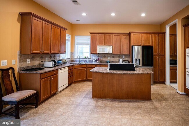 Building Photo - 9571 Linnett Hill Dr