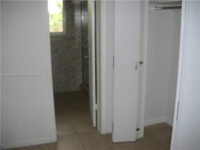 Building Photo - 1040-1092 92nd St